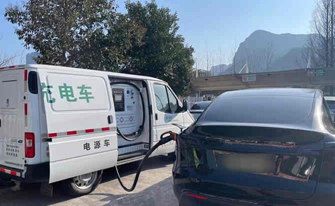 乐安汽车搭电